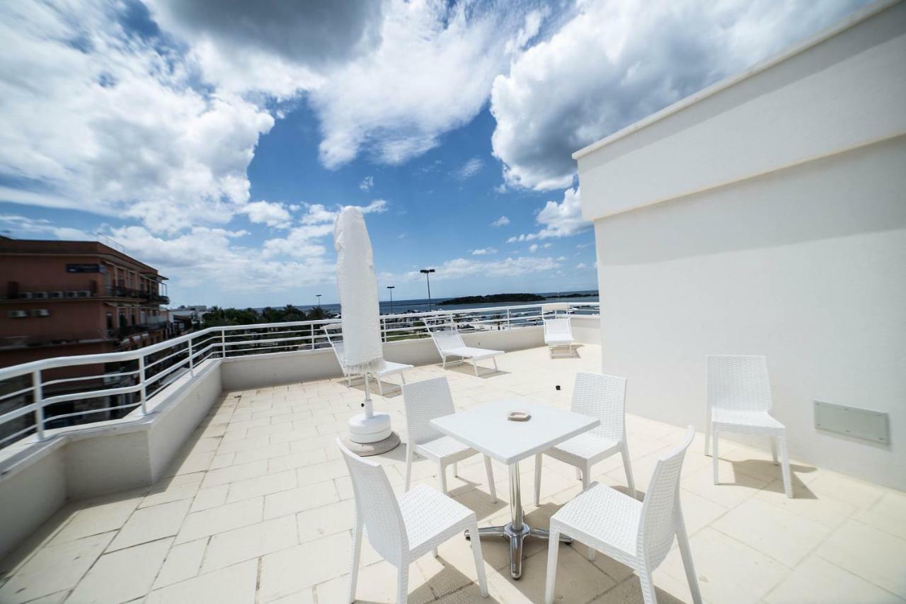 Camera Sul Mare Riviera ปอร์โตเชซาเรโอ ภายนอก รูปภาพ