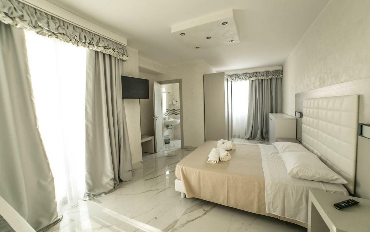 Camera Sul Mare Riviera ปอร์โตเชซาเรโอ ภายนอก รูปภาพ