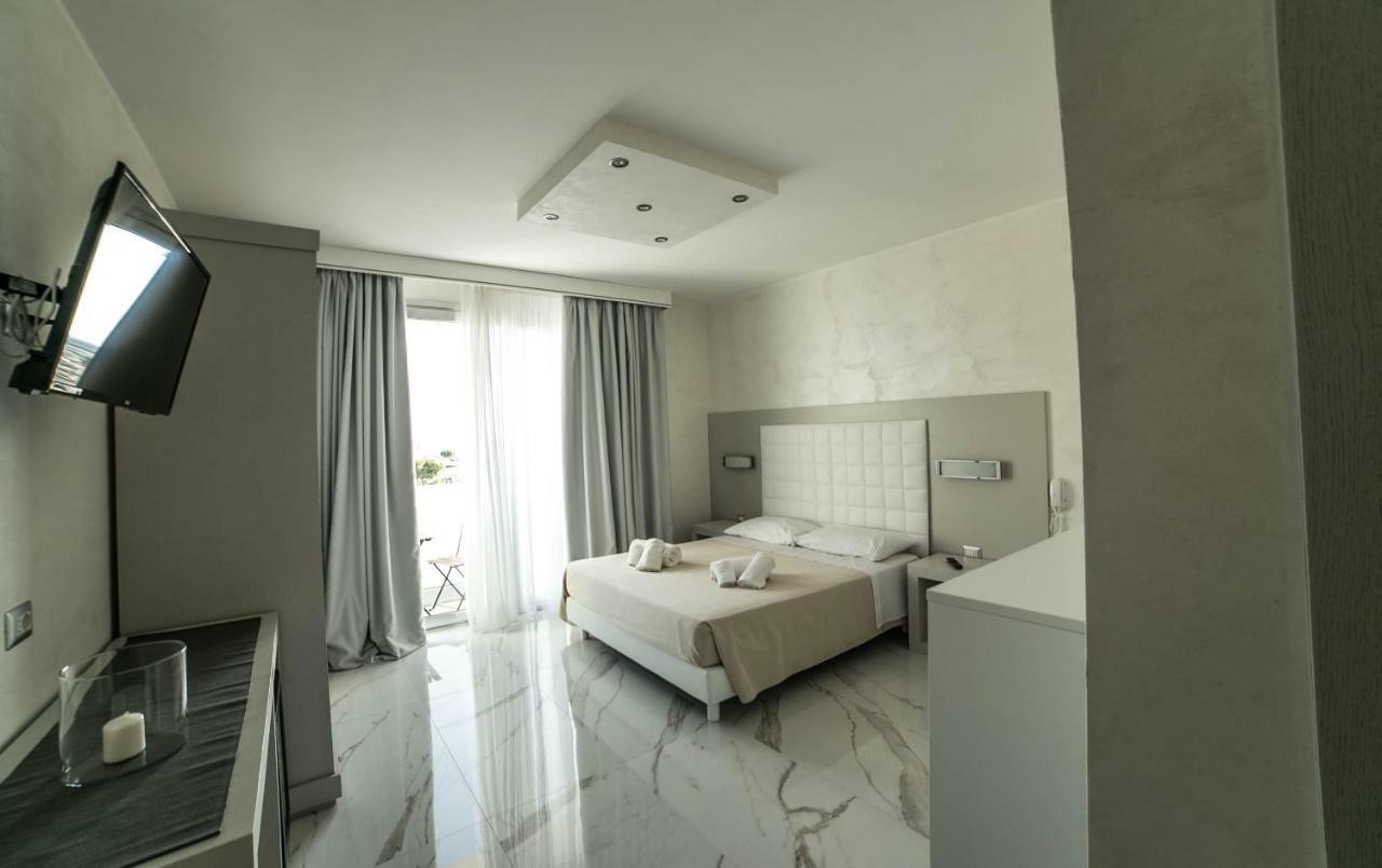 Camera Sul Mare Riviera ปอร์โตเชซาเรโอ ภายนอก รูปภาพ