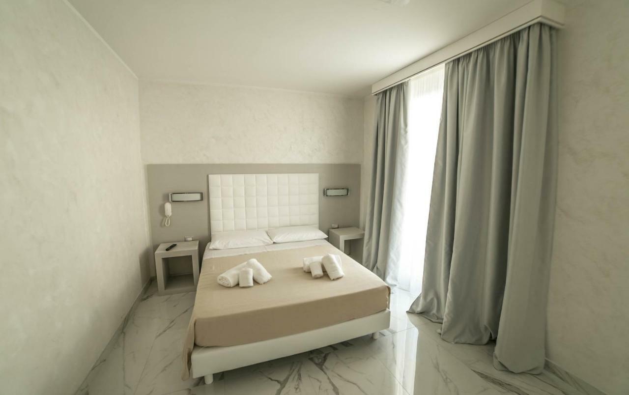 Camera Sul Mare Riviera ปอร์โตเชซาเรโอ ภายนอก รูปภาพ